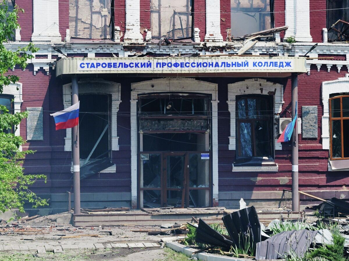    Последствия беспилотной атаки ВСУ в Старобельске (ЛНР) | © РИА Новости / Евгений Биятов