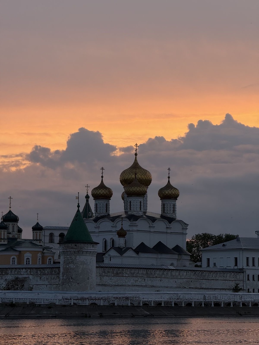 (Ипатьевский монастырь. Фото взято из личного архива) 