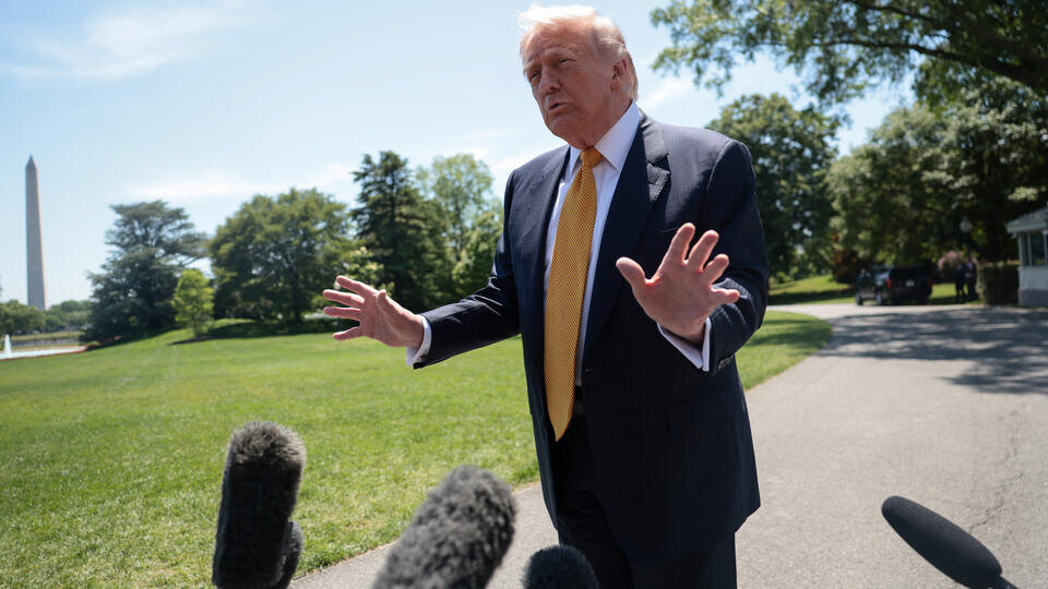     Трамп поручил своим представителям не торопиться с заключением сделки с Ираном REUTERS/Evelyn Hockstein