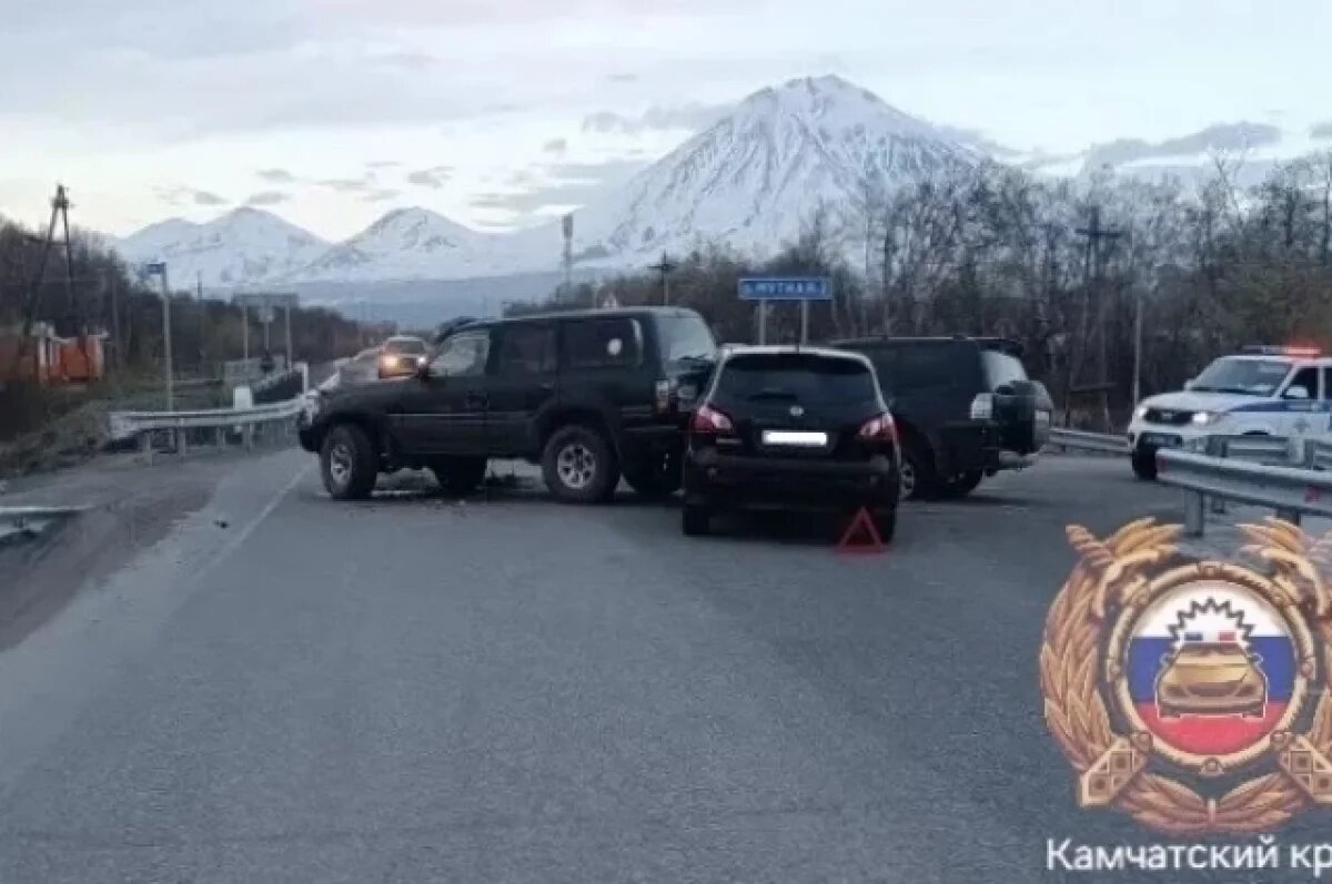    Два человека получили травмы в ДТП с участием 3 автомобилей на Камчатке