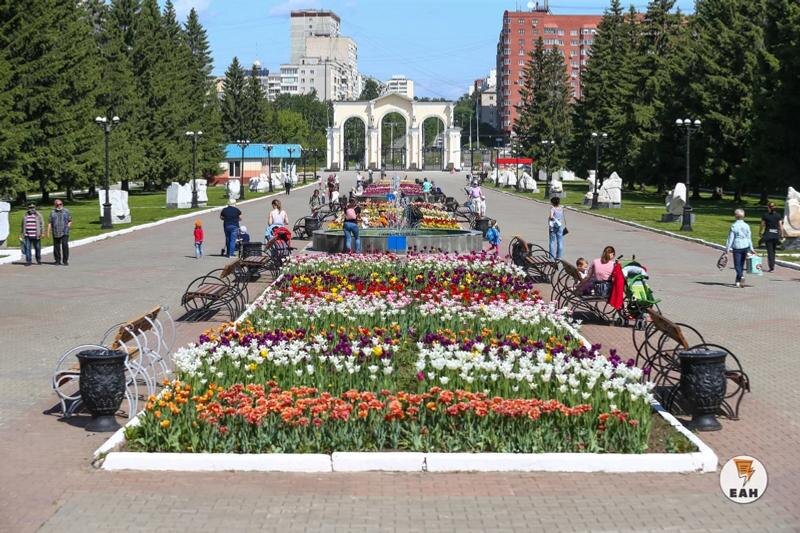    ЕАН. Парк Маяковского в цветах