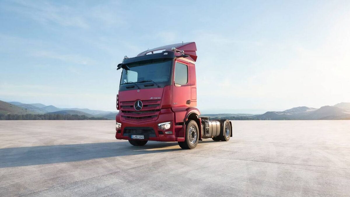    www.mercedes-benz-trucks.com