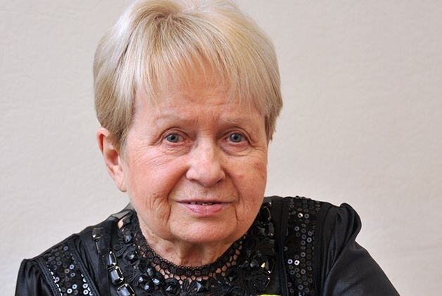 "Одни бесплатно отстраивали страну, другие - себе роскошные дачи": Пахмутова о двух типах коммунистов, которые были в СССР