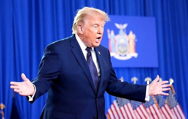 В субботу днем Трамп заявил, что иранское мирное соглашение «в значительной степени согласовано», но еще «подлежит доработке».