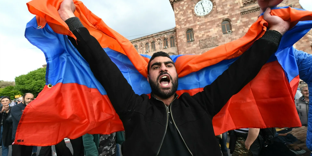 Почему почти все армянские фамилии оканчиваются на -ЯН и как они связаны с русскими? Вот простое объяснение