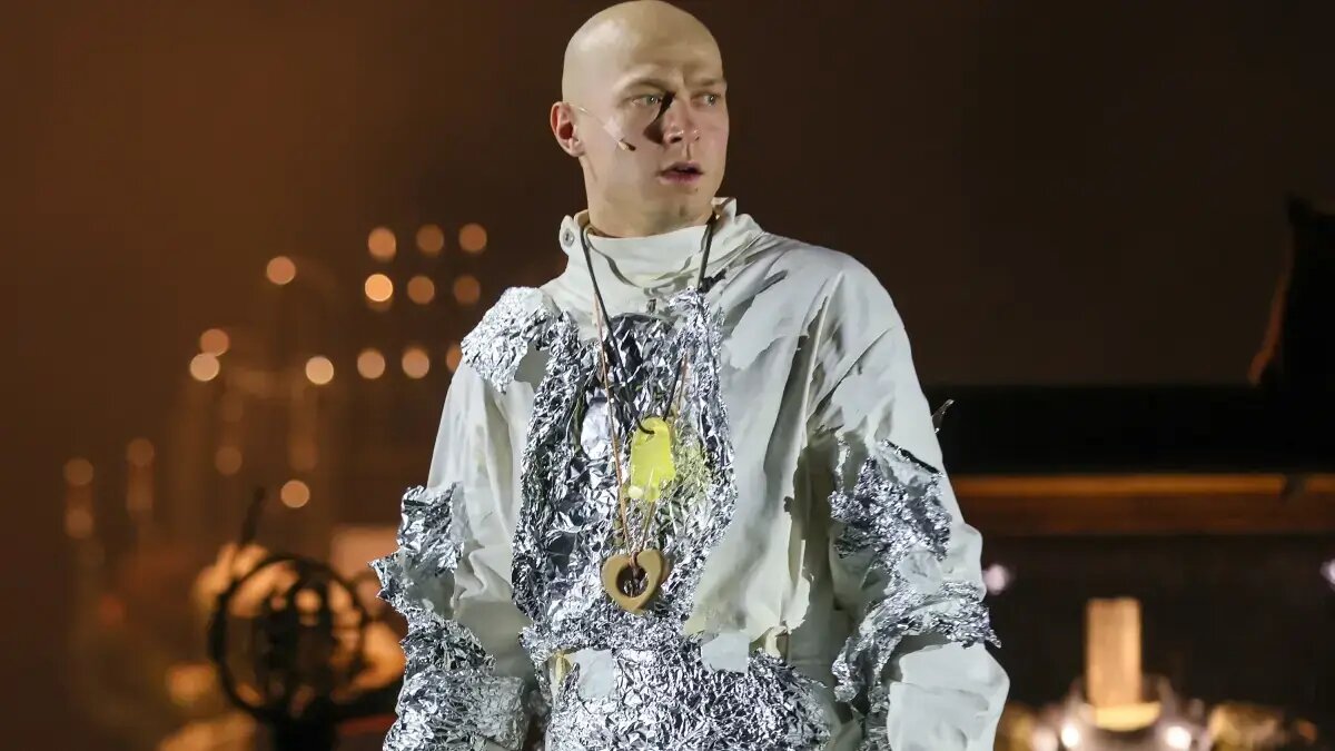 Источник: https://pulsfid.ru/news/menshikov-nazval-gamlet-mht-chudovischem-605650083