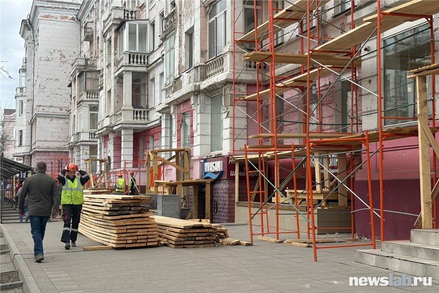 В Красноярске начался массовый ремонт фасадов домов