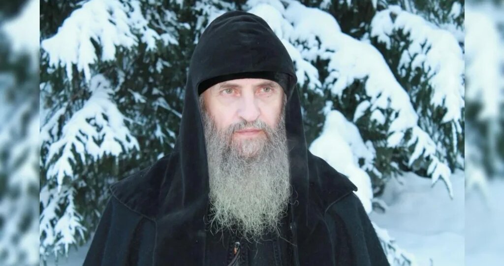 К нему шли через болота: как жил иеромонах Роман в затерянном скиту Ветрово Псковской области