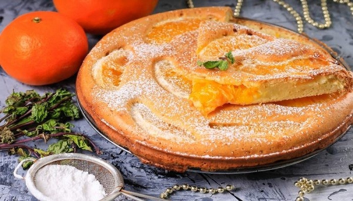 Шарлотка с яблоками и апельсинами: 3 простых рецепта в духовке и мультиварке