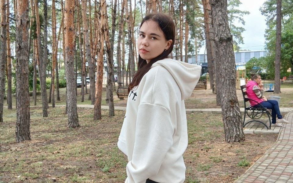    19-летняя Анна Погрибниченко погибла во время атаки ВСУ по колледжу в Старобельске Соцсети