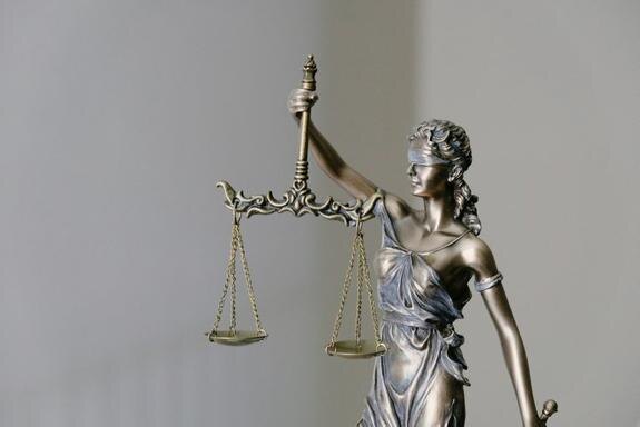 Виктора Момотова собираются лишить статуса судьи в отставке