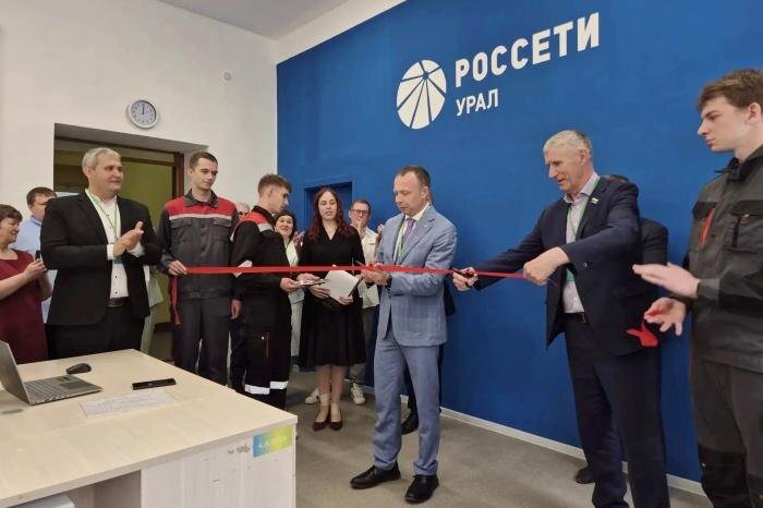 «Россети Урал» помогли оборудовать мастерскую и лабораторию в Красноуфимском аграрном колледже