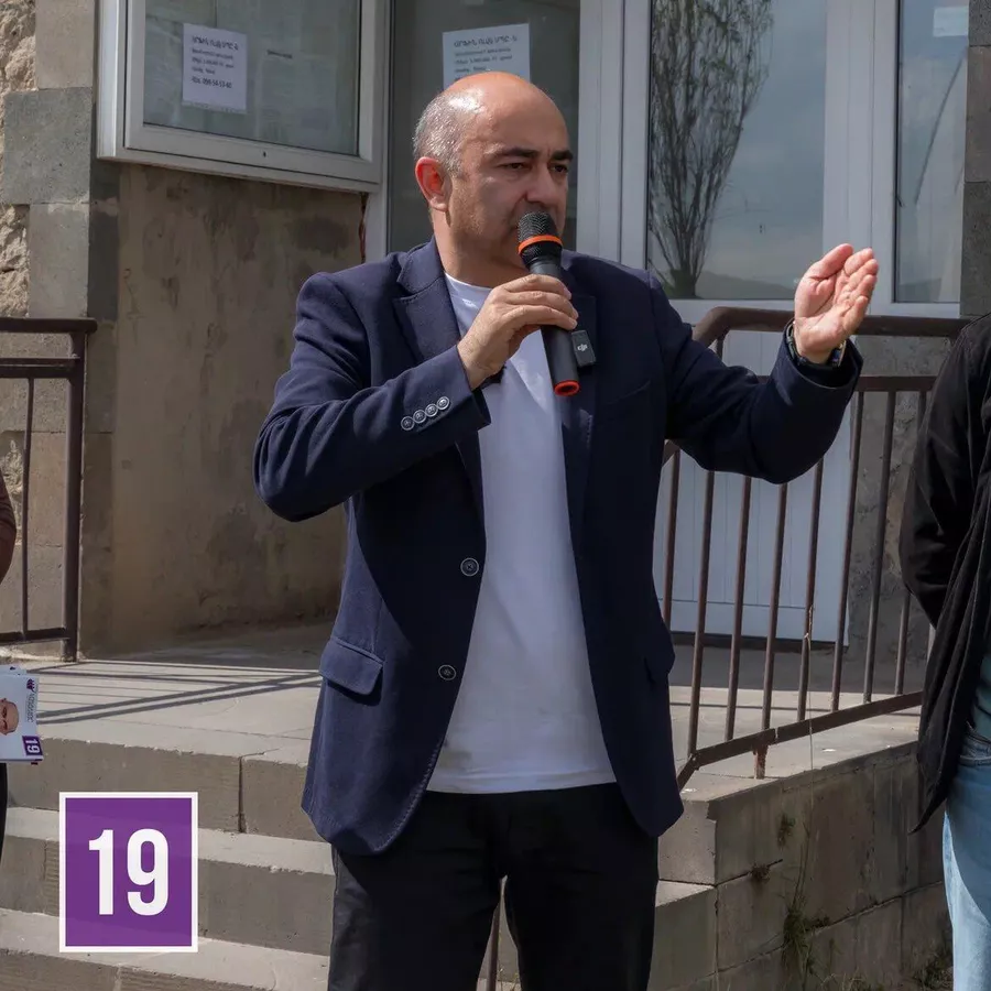 © Photo : press office of the Bright Armenia Party