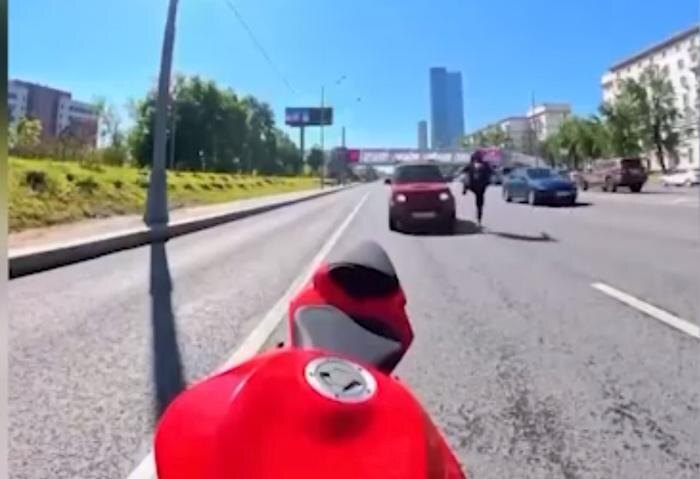 Обложка © Instagram (признан экстремистской организацией и запрещён на территории Российской Федерации)/ incrediblybad