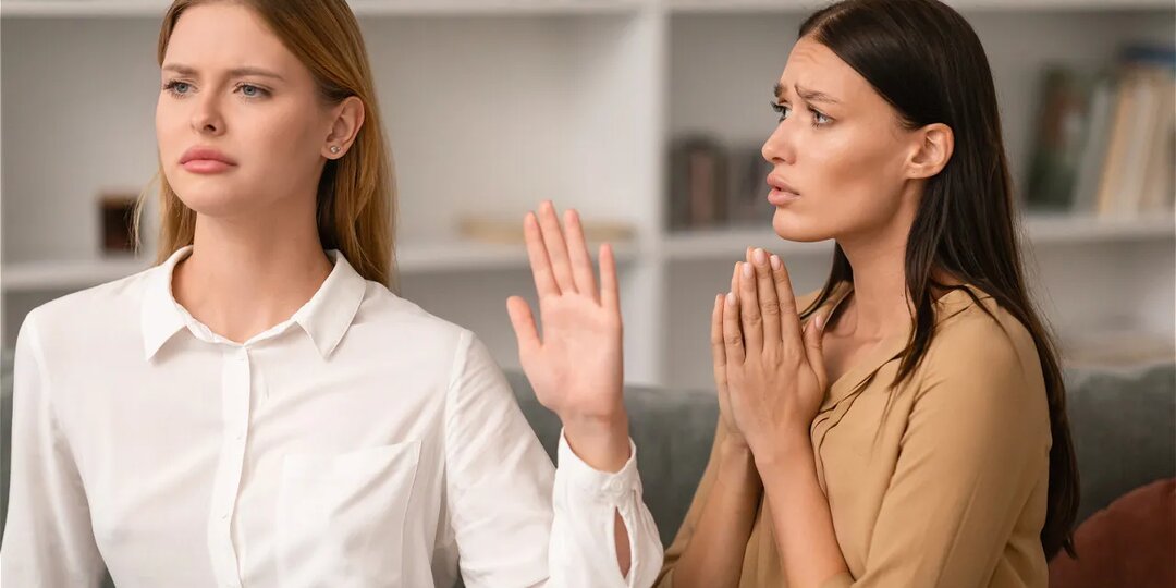 Почему самые неприятные люди часто кажутся милыми: 7 черт характера, которые маскируются под доброту