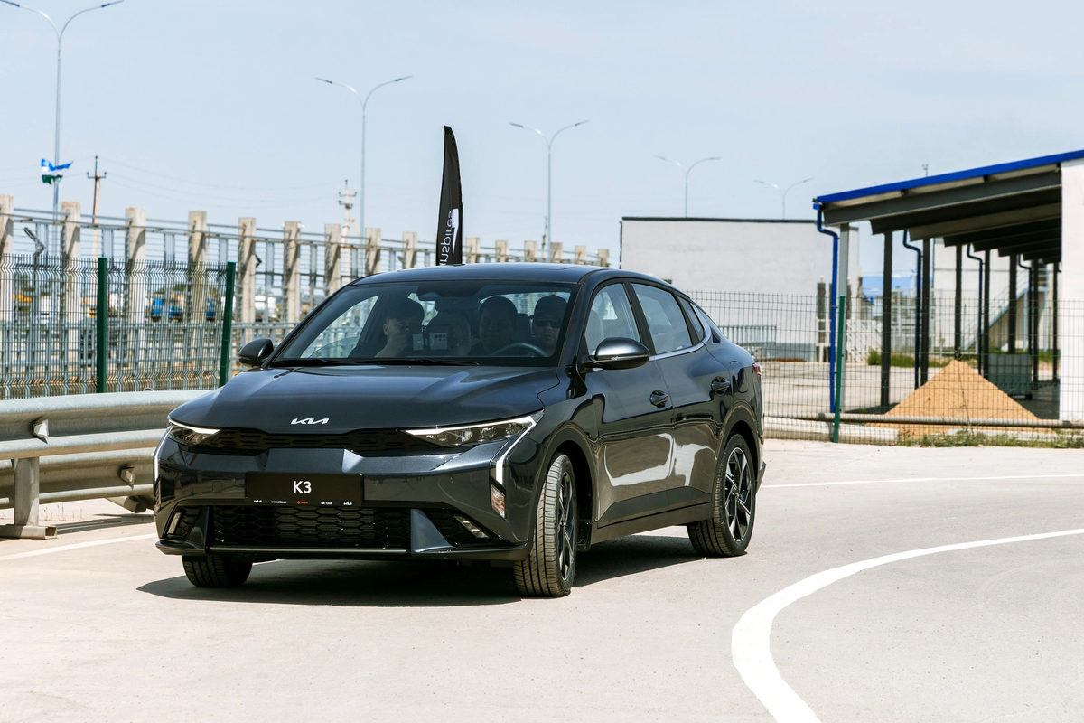 Новый седан Kia K3 узбекской сборки