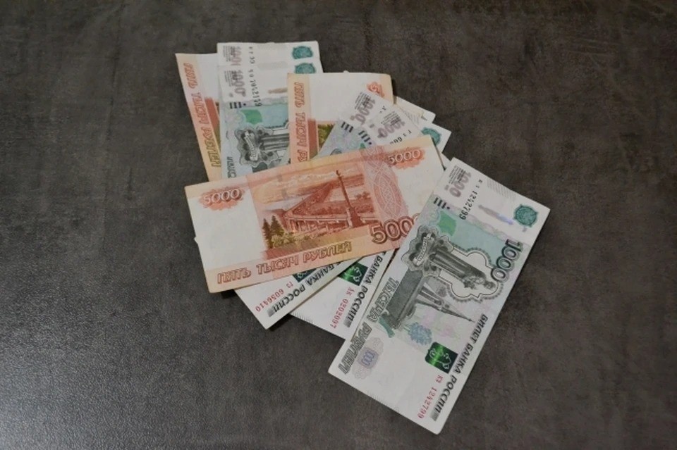    Пособие по уходу за ребенком до 1,5 года получают 1066 работающих мужчин в Крыму Даниил ОПАРИН