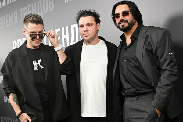 Участники группы «Корни» на музыкальной премии «Жара Media Awards 2025» в концертном зале «Live Арена» в Московской области, 30 октября 2025 года / Екатерина Чеснокова/РИА Новости   📷