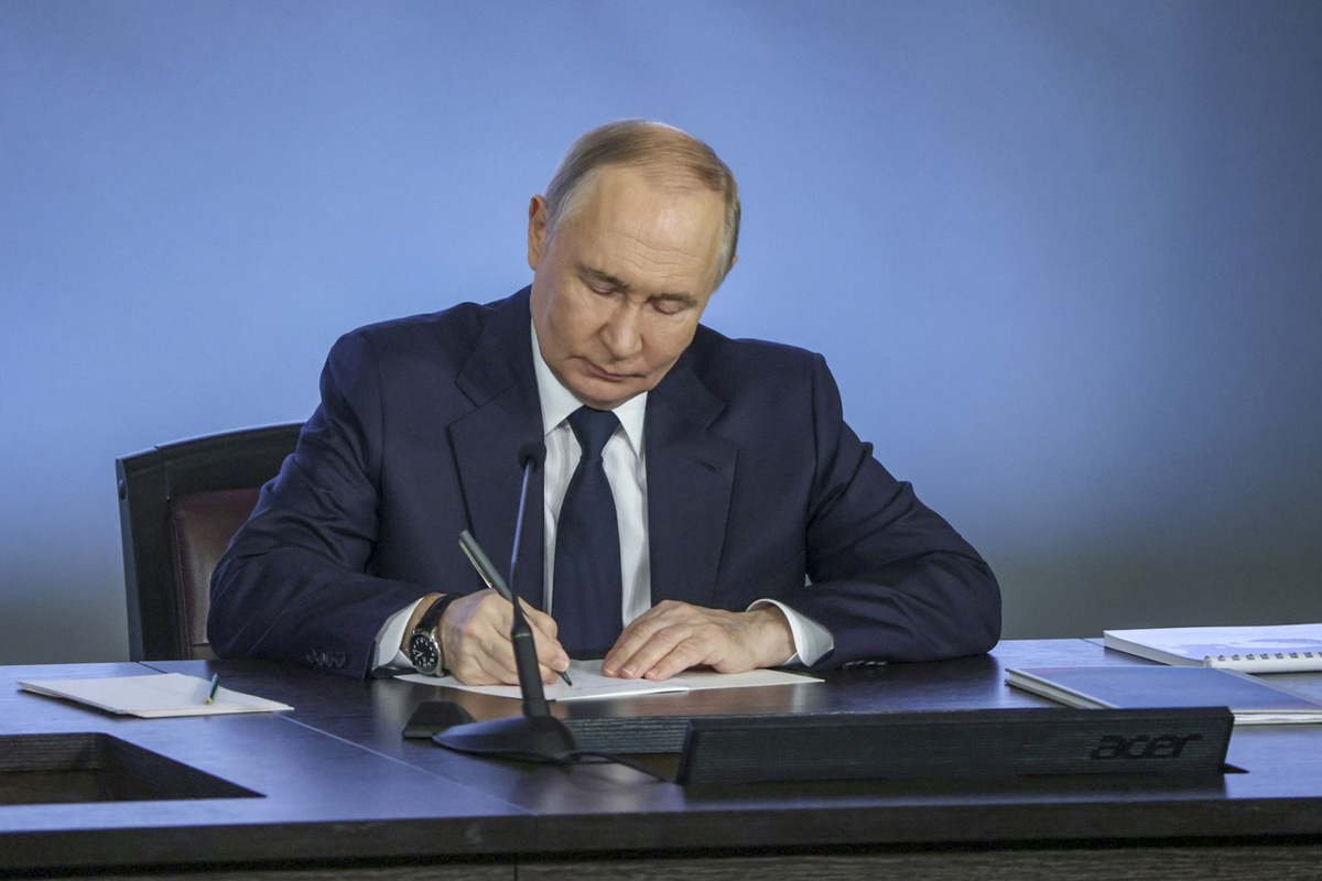 Закон вступит в силу спустя десять дней после официального опубликования.  Фото: Фото: пресс-служба Администрации президента РФ / kremlin.ru