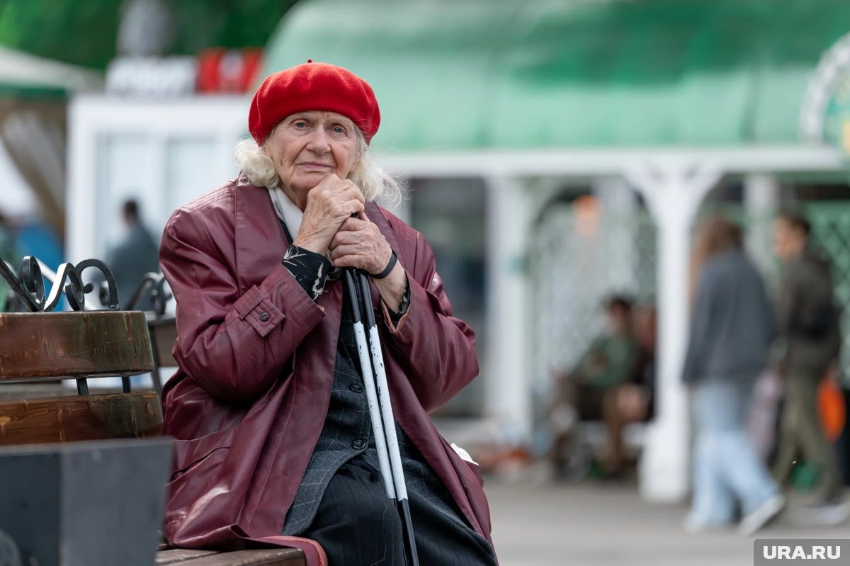    Если вы сельский пенсионер с 30-летним стажем — сходите в Соцфонд с заявлением
