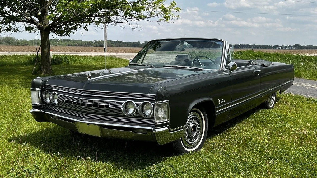 1967 Imperial Crown Convertible Mobile Director