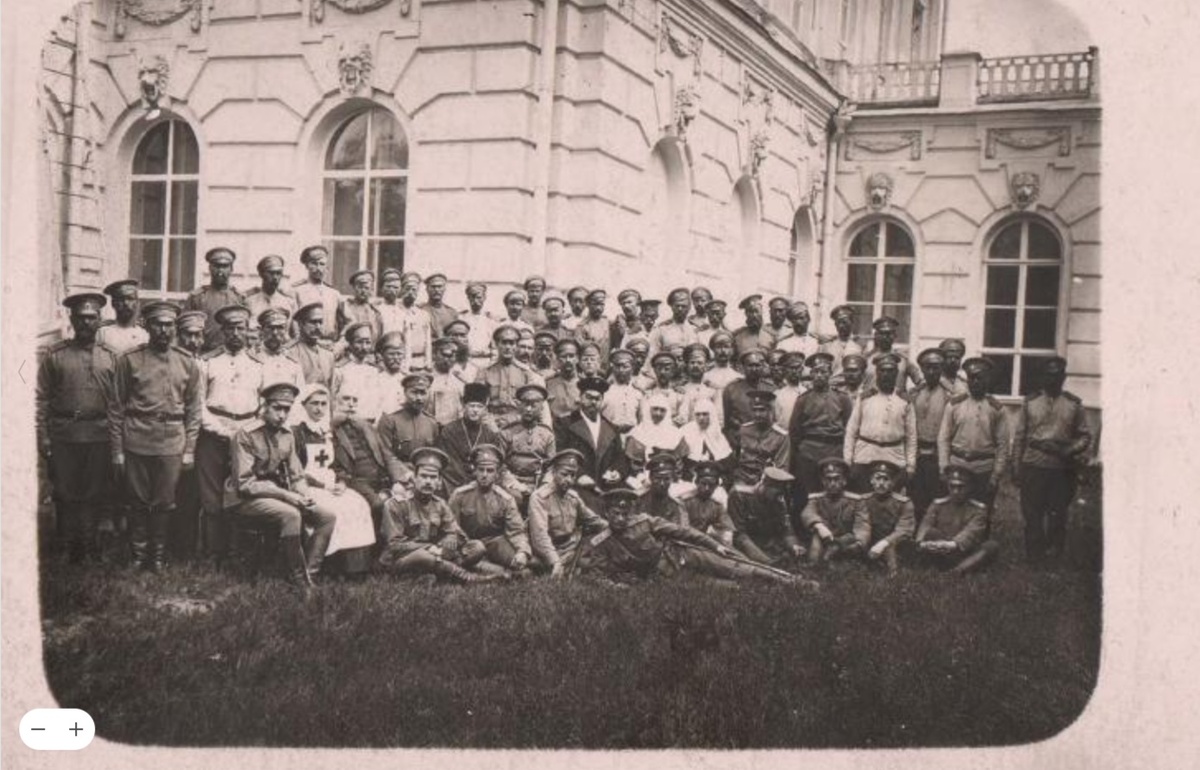 Команда Красного креста сотрудников Румянцевского музея. 1915 г.
