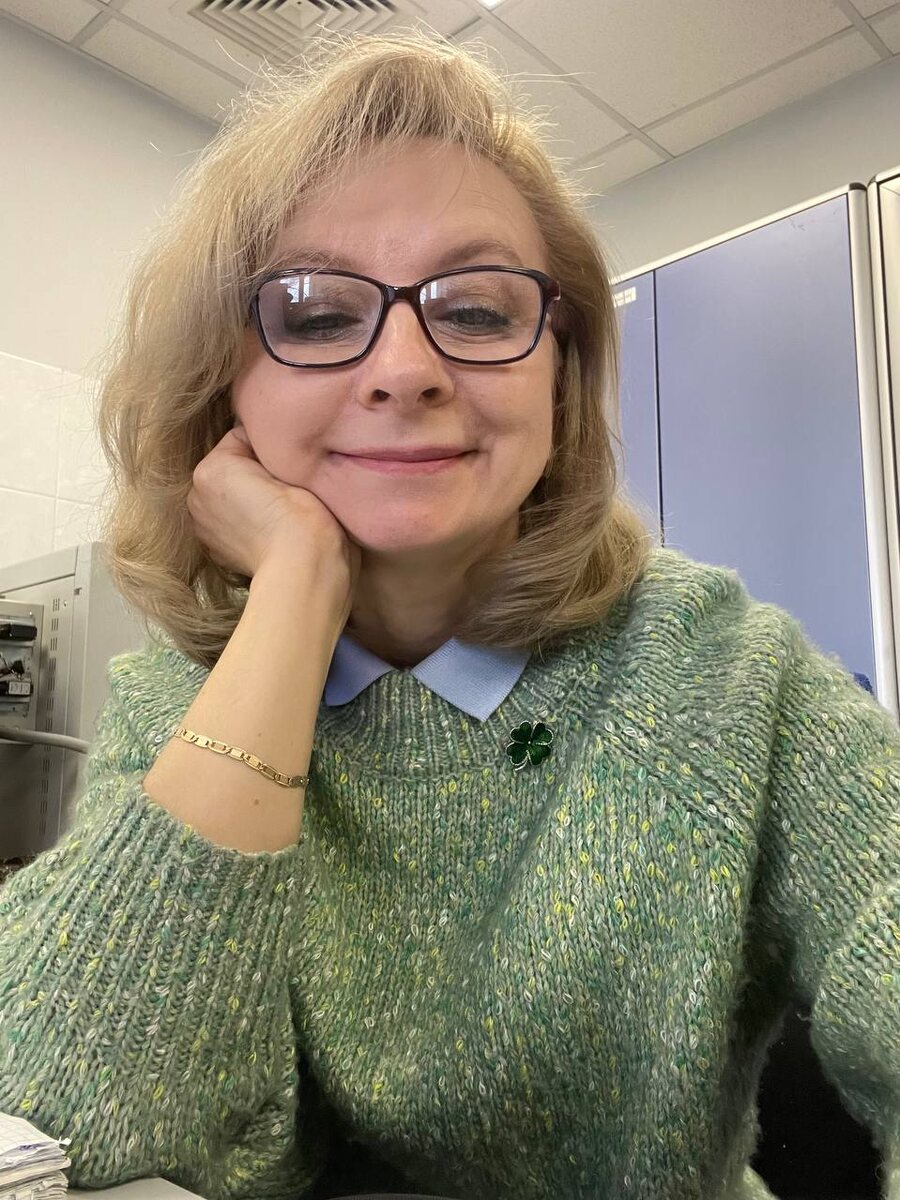 Светлана Захарова в Вашем лице поздравляем с праздником всех светловолосых барышень