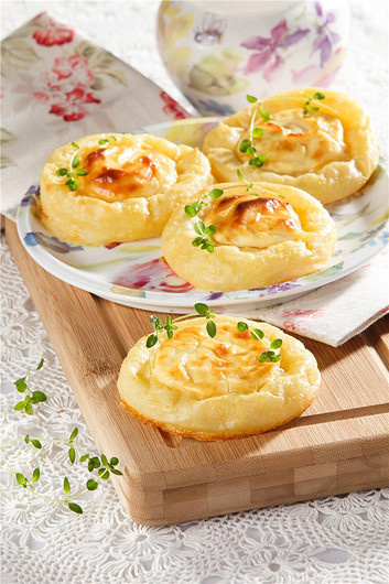 Картофельная ватрушка с творогом.