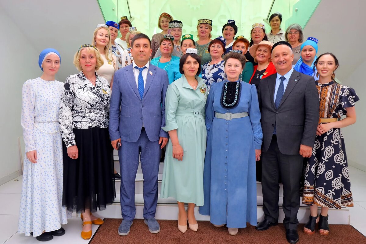     Чүллекне дә гөл иткән халык без!