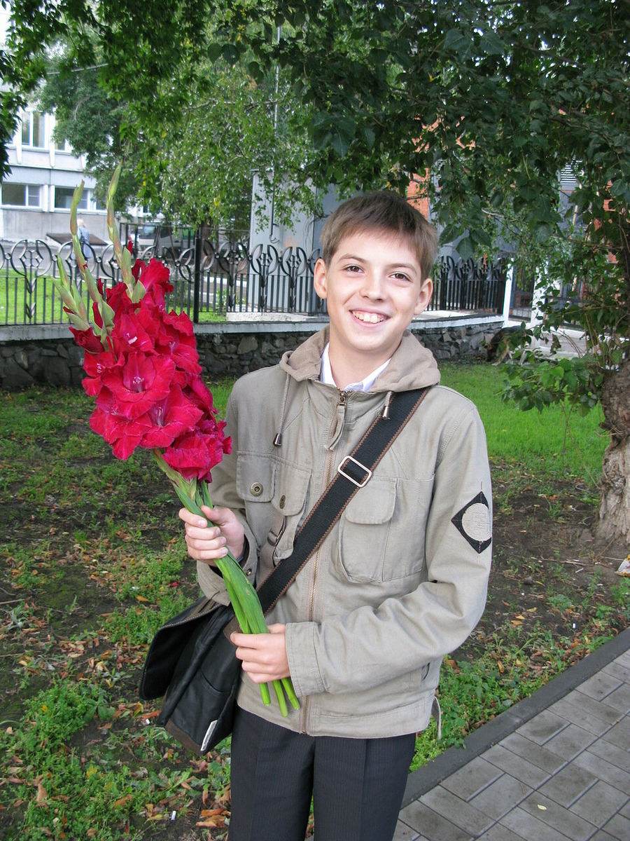 2010, классика жанра! 1 сентября и гладиолусы. 
