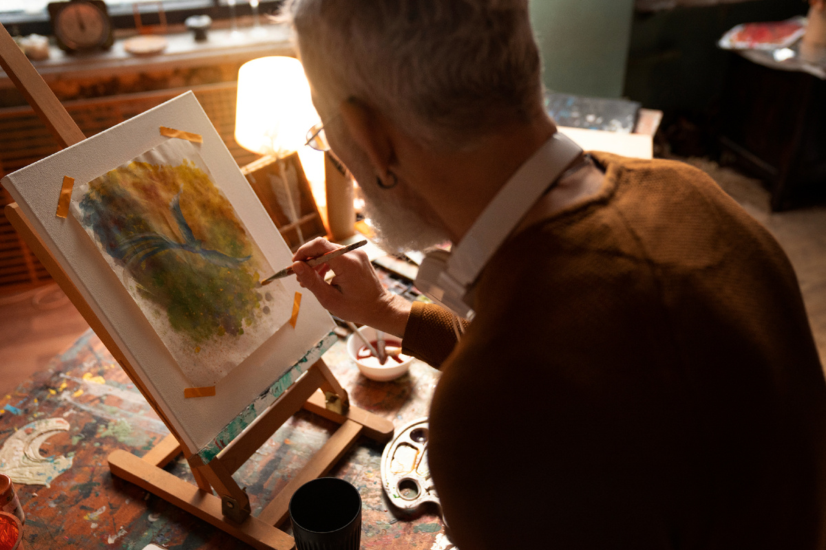 https://www.magnific.com/free-photo/man-painting-with-watercolors_39759186.htm#fromView=search&page=1&position=17&uuid=913fe553-4dab-422f-bc21-887424acaedb&query=%D0%BC%D1%83%D0%B6%D1%87%D0%B8%D0%BD%D0%B0++%D1%85%D1%83%D0%B4%D0%BE%D0%B6%D0%BD%D0%B8%D0%BA+%D0%B2%D0%B8%D0%B4+%D1%81%D0%B7%D0%B0%D0%B4%D0%B8