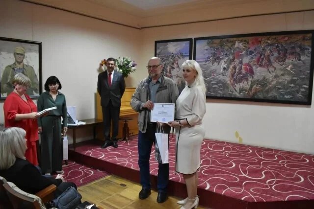   Какой подарок из Волгограда украсит музей Стаханова в ЛНР?