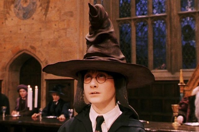    Кадр из фильма «Гарри Поттер и философский камень» (Harry Potter and the Sorcerer’s Stone, Великобритания, США, 2001)