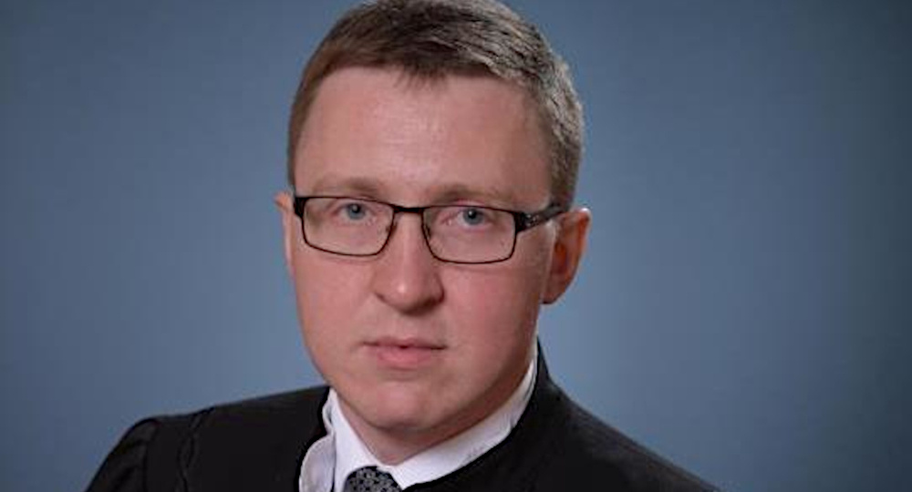 Судью из Челябинска уволили за переводы в фонд Ройзмана