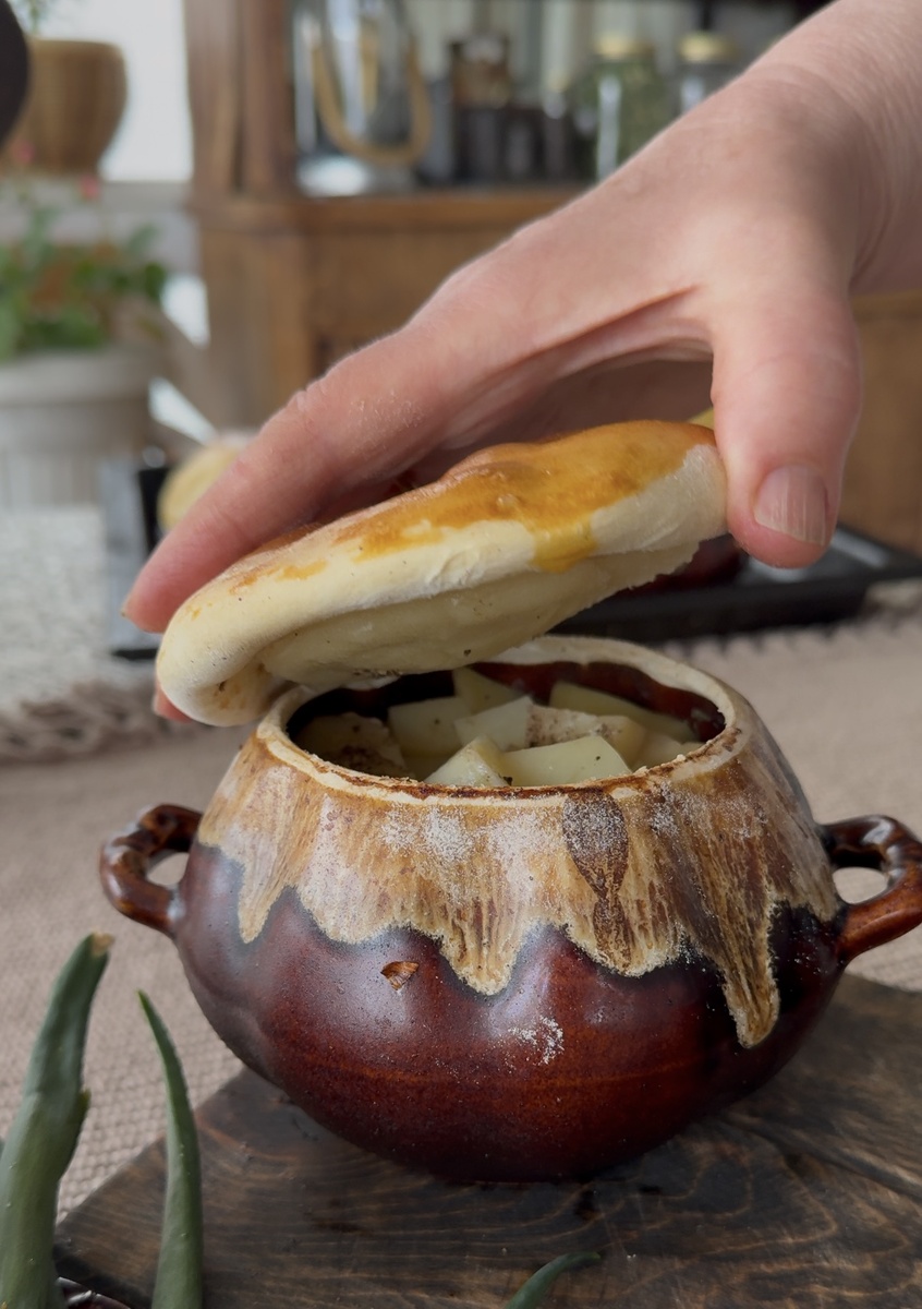 Мясо в горшочке
