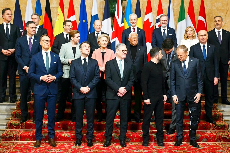    Украина превратилась в полигон по испытанию новых видов оружия. Под лживые обещания приема Украины в ЕС ее превратили в полигон для отработки новых форм войны. Фото: Pool/Keystone Press Agency/Global Look Press