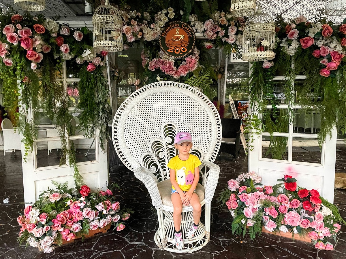 В тайском кафе