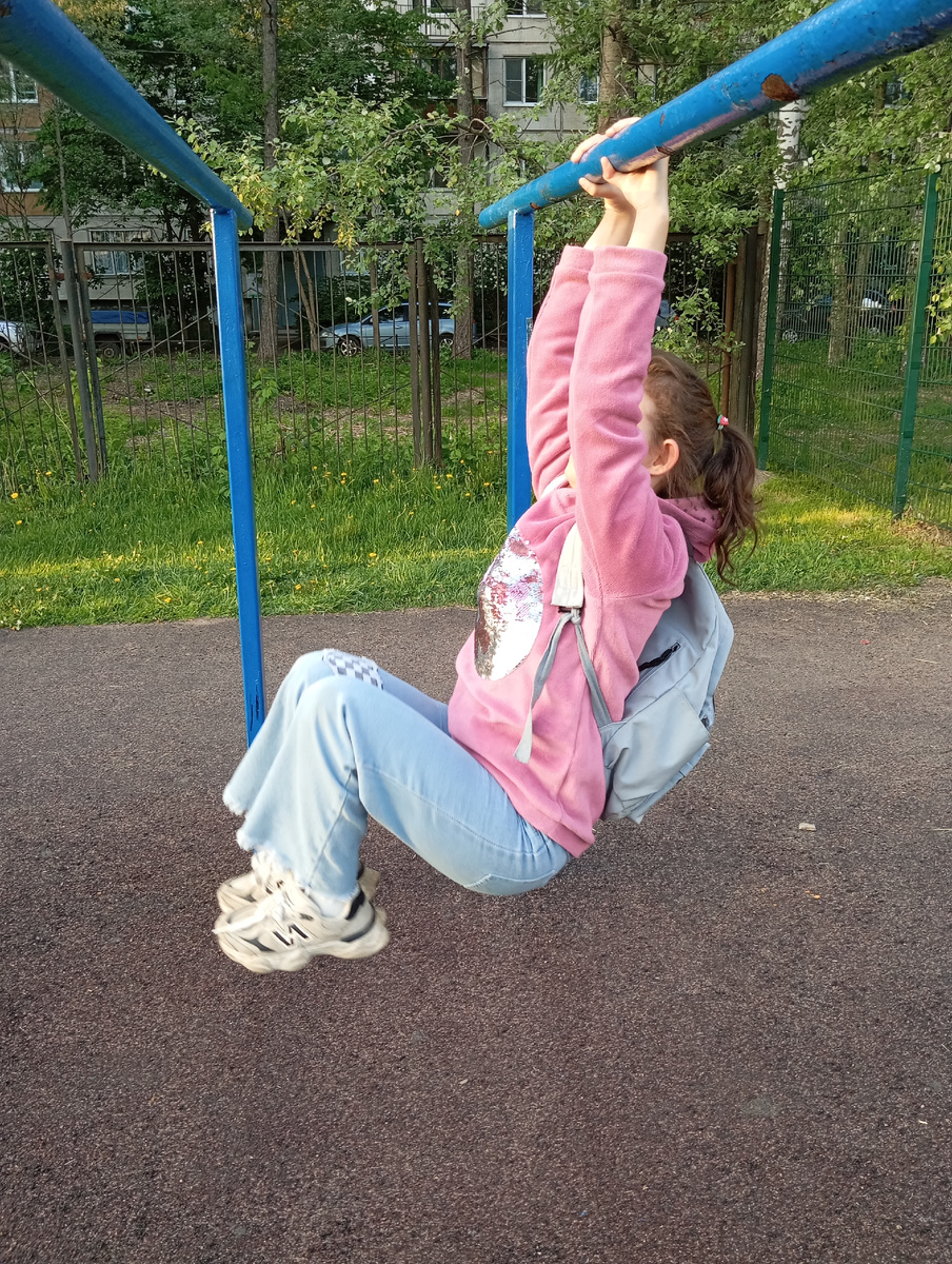 Тренирует мышцы.