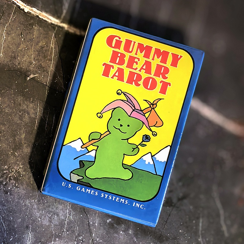 Gummy Bear Tarot: дизайн коробки, пиратское издание (фото моё)