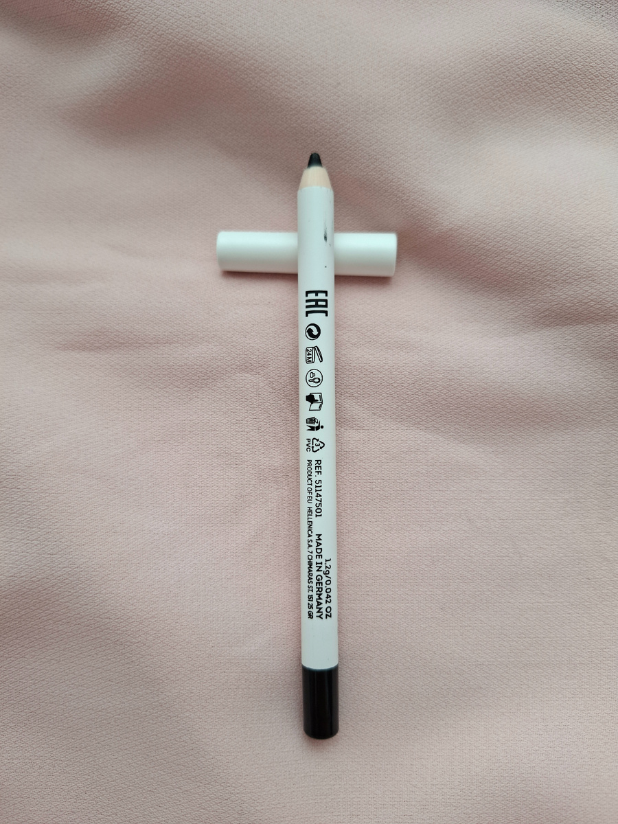 Карандаш для глаз Seven7een Super Smooth Waterproof &Long Stay Eye Liner Pencil. Оттенок 01 Black Velvet. 