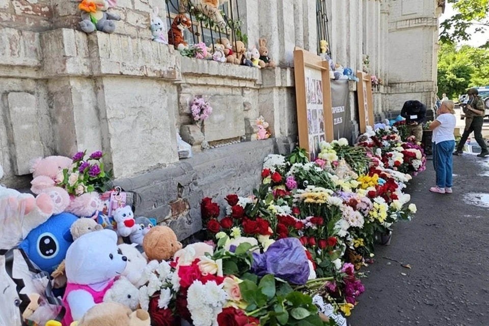    Жители Старобельска сделали мемориал в память о погибших студентах Константин КНЯЗЕВ