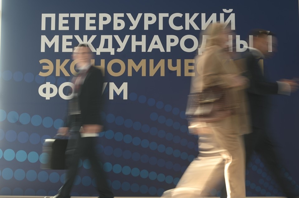    Американцам направили приглашение и выразили надежду на их участие в форуме. Алексей БУЛАТОВ