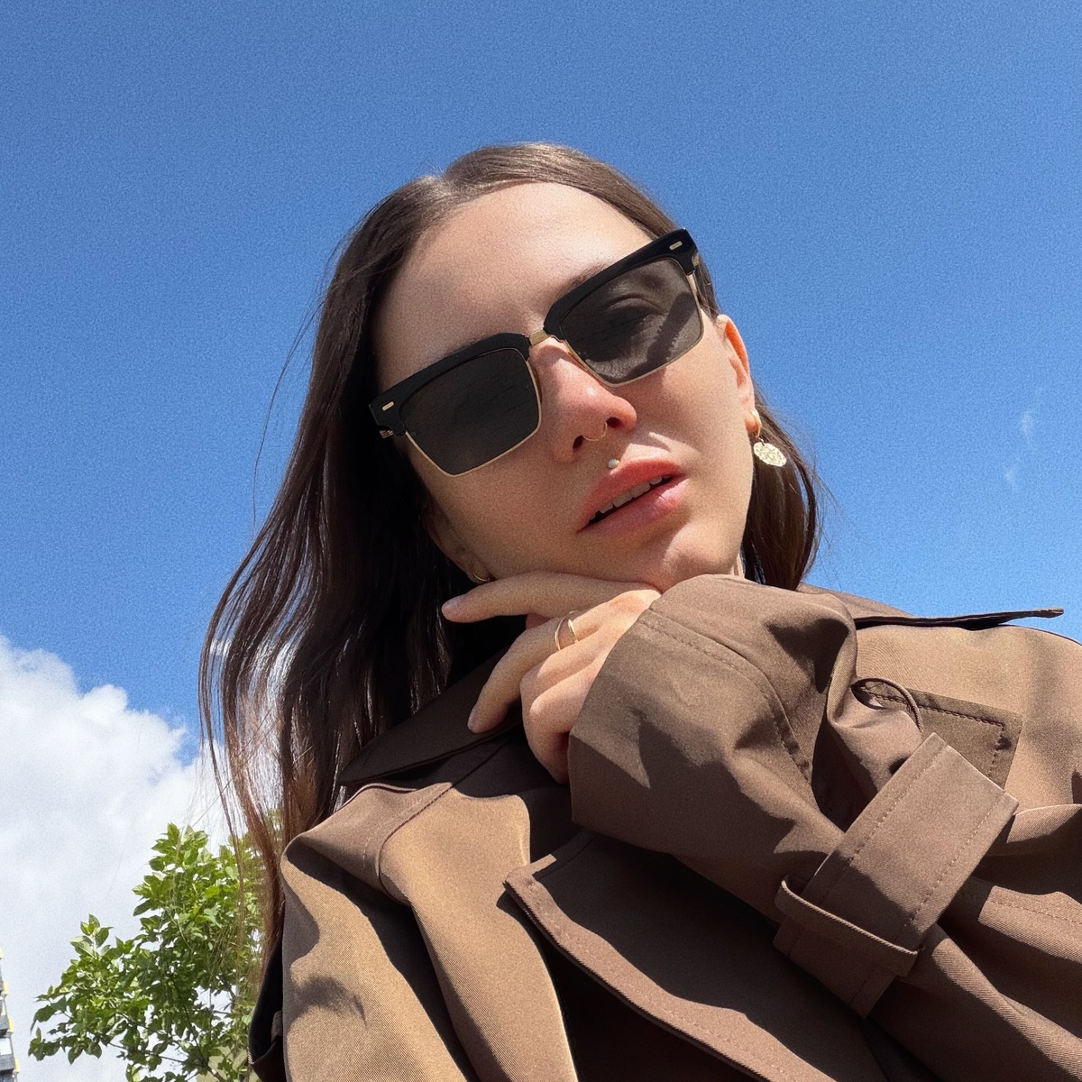 Это я простудилась из-за странной погоды в Москве, но всё равно делаю контент :)