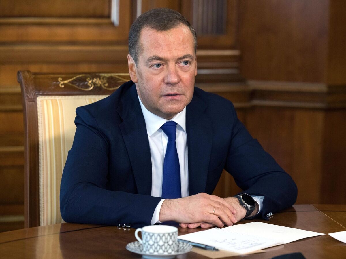   Заместитель председателя Совета безопасности РФ Дмитрий Медведев во время интервью российским СМИ | © РИА Новости / Екатерина Штукина