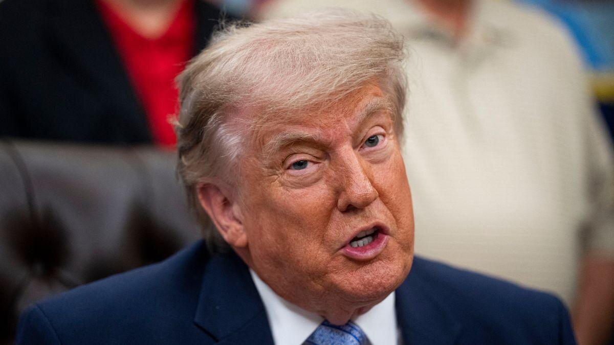 Источник: MEGAДональд Трамп во вторник в третий раз за 13 месяцев будет госпитализирован на фоне растущих опасений за свое здоровье.