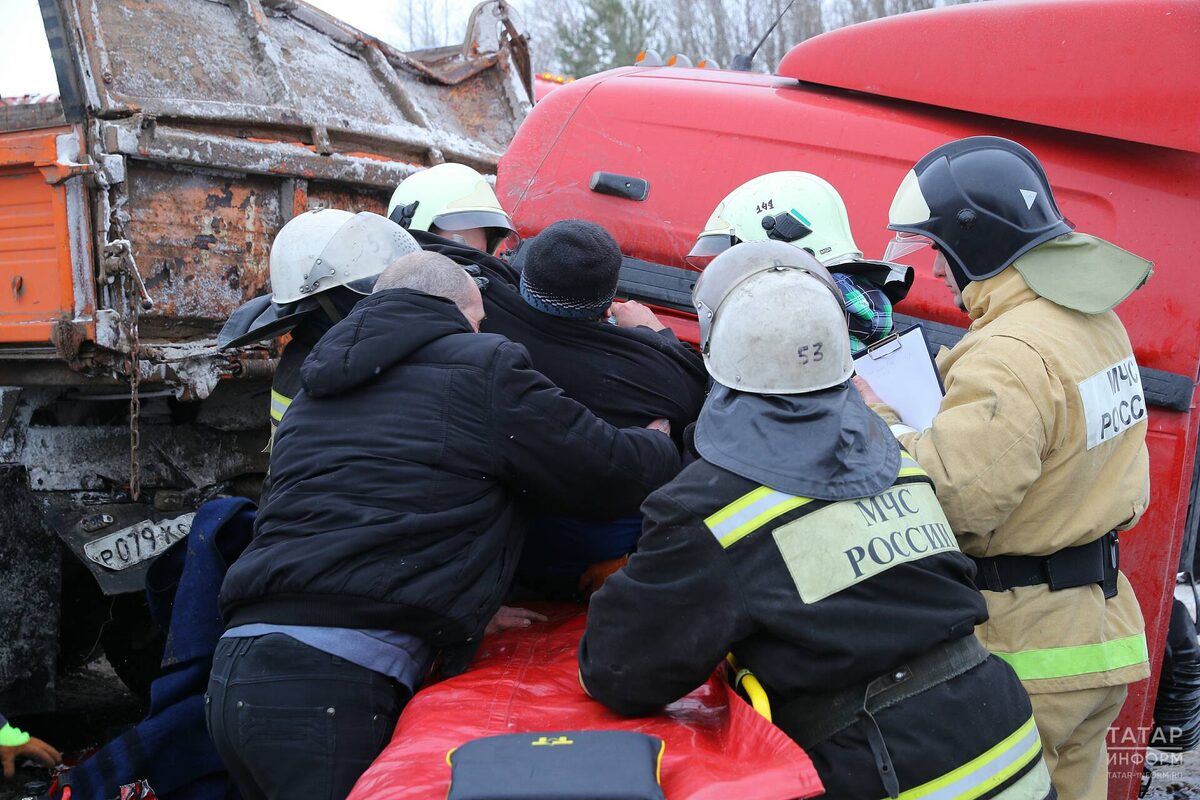 Несмотря на снижение количества ДТП на дорогах Татарстана, число погибших в них продолжает растиФото: © Салават Камалетдинов / «Татар-информ»