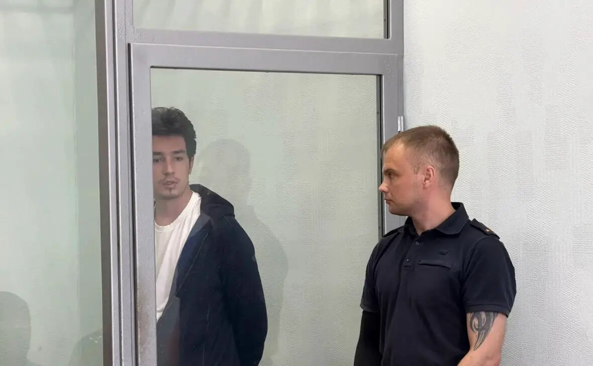    Источник: Сергей Корнилов (слева) Фото: nnoblsud / VK. rbc.ru Юрий Карпов