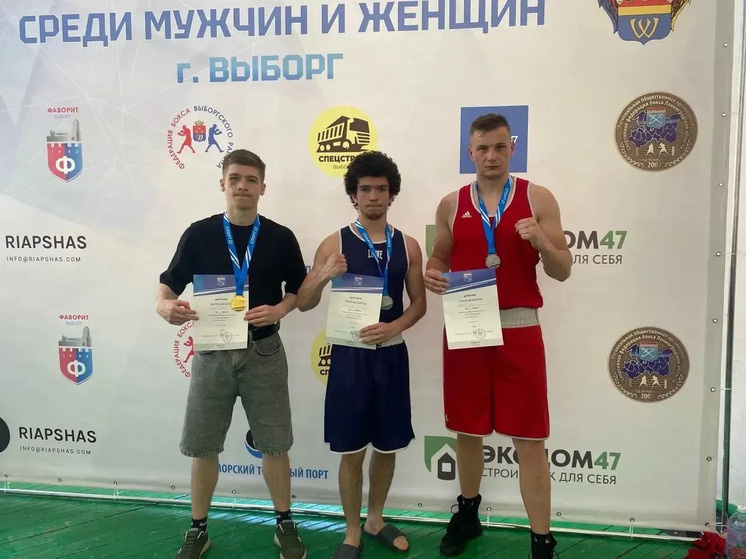     Даниил Андреев занял второе место на чемпионате Ленинградской области по боксу. Фото: пресс-служба Леноблпожспас.