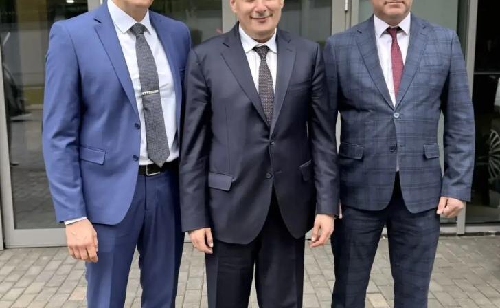    Соцсети Александра Хинштейна