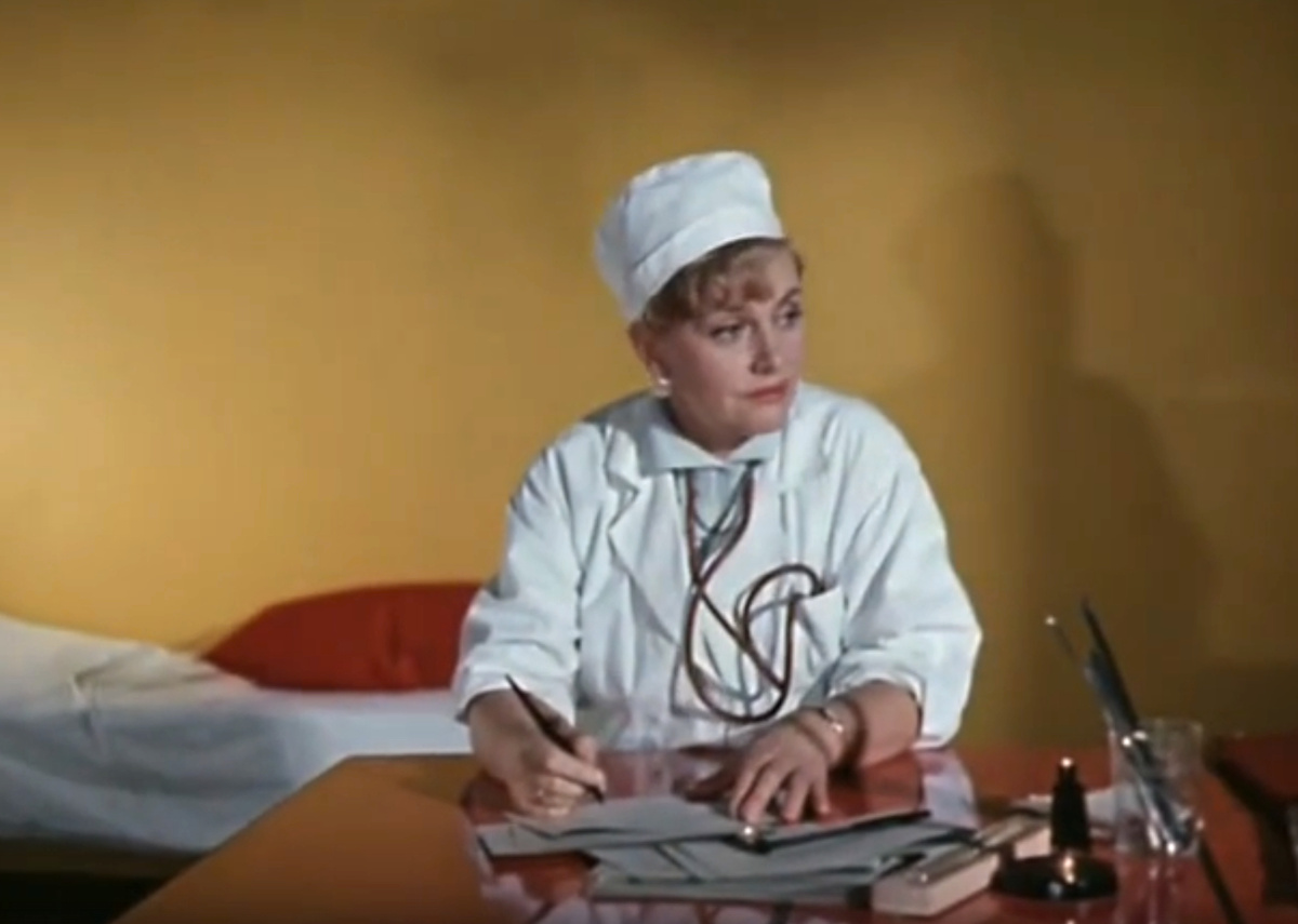 Кадр из кинофильма "Семь стариков и одна девушка", 1968 г., режиссер Евгений Карелов, сценаристы Евгений Карелов, Альберт Иванов, композитор Евгений Птичкин (скриншот)